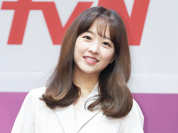 Park Bo Young Donasi 100 Ribu Masker ke Kantor Pemadam Kebakaran