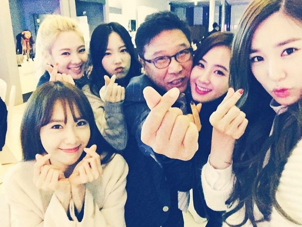 Lucunya Bos SM Entertainment Lee Soo Man Foto Imut Bareng SNSD