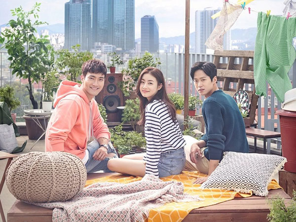 Tiga Karakter Utama Tunjukkan Chemistry di Poster Drama 'Revolutionary Love'
