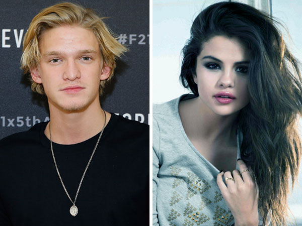 Kapok, Cody Simpson Ogah Hangout Bareng Selena Gomez?