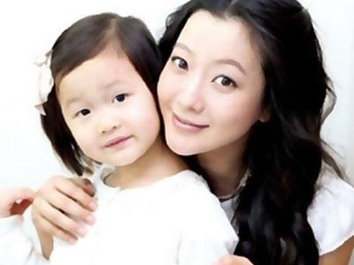 Anak Aktris Kim Hee Sun Marah Lihat Adegan Mesranya Dengan Lee Min Ho?