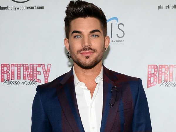 Adam Lambert Ngaku Sering Pacaran Dengan Aktor Hollywood yang Diam-diam Gay