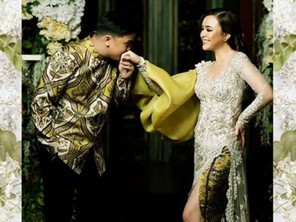 Billy Syahputra dan Amanda Manopo Kenakan Baju Pengantin Anne Avantie