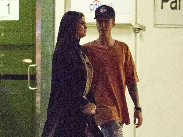 Terlihat Jalan Bareng, Selena Gomez dan Justin Bieber Balikan Lagi?