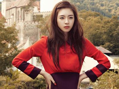 Lee Yeon Hee: "SM Entertainment Bolehkan Pacaran Asal Tak Ketahuan"