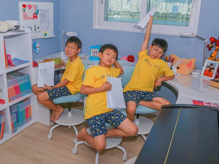 Song Il Gook Bahas Pendidikan Song Triplets yang Cukup Santai
