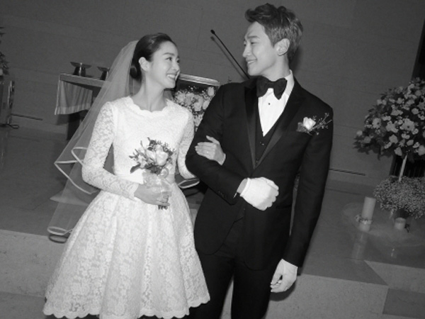 Dirilis, Suasana Khusyuk Penuh Kebahagiaan Tampak di Foto Pernikahan Rain dan Kim Tae Hee