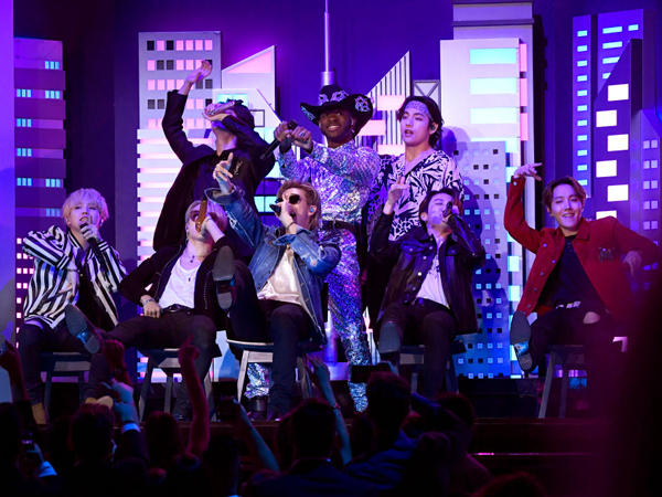 Singkat Namun Berkesan, Intip Penampilan BTS Bareng Lil Nas X di Grammy Awards