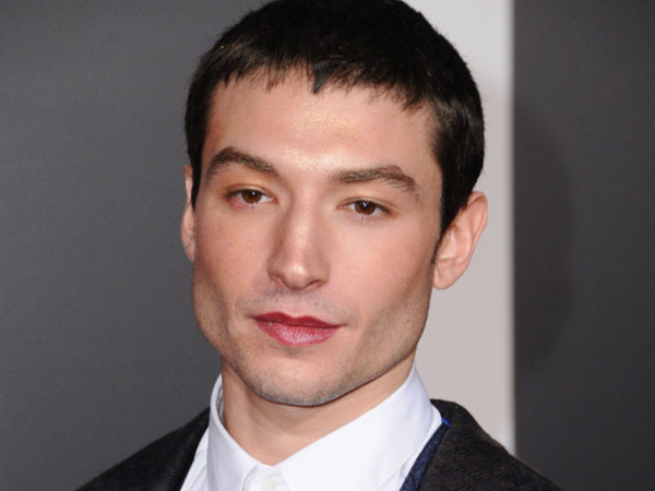 Ezra Miller Didakwa Atas Kasus Perampokan