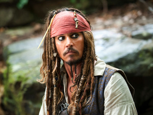Datang ke Rumah Sakit Anak, Johnny Depp Menyamar Jadi Jack Sparrow