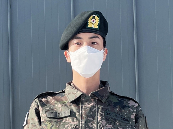 Jin BTS Bagikan Kabar Setelah Selesaikan Pelatihan Dasar Militer
