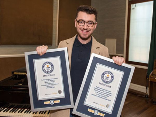 Berkat Soundtrack Film 'Spectre', Sam Smith Raih Guinness World Record