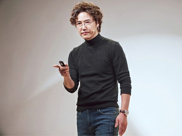 Yoon Sang Hyun Tampil A la Steve Jobs di Drama 'Strong Woman Do Bong Soon', Apa Perannya?