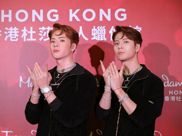 Jackson GOT7 Pose Bareng 'Kembaran' di Museum Lilin Madame Tussauds Hong Kong