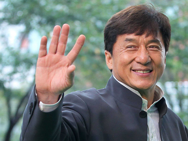 Heboh Isu Jackie Chan Dikarantina karena Virus Corona