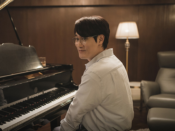 Kim Young Jae Jadi Suami Lemah Lembut di Drama 'Maestra: Strings of Truth'