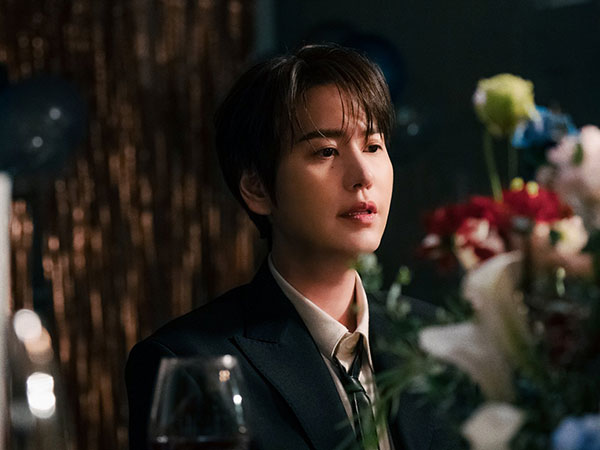 Kyuhyun Emosional Bertemu Mantan di MV Comeback 'The Story Behind'