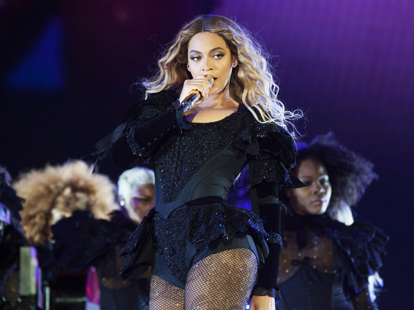 Demi Melamar Sang Kekasih, Pria Ini Nekat Hentikan Konser Beyonce