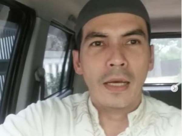 Bikin Heboh Tetap Sholat Jumat di Masjid Saat Pandemi Corona, Atalarik Syah Minta Maaf