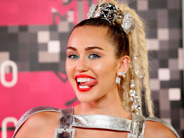 Kena Kasus Plagiarisme, Miley Cyrus Kena Tuntutan Sampai Triliunan!