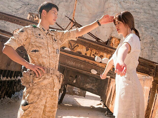 Staf Produksi Bocorkan Gaya PDKT Song-Song Couple Saat Syuting 'Descendants of the Sun'