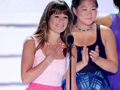 Terima Penghargaan Teen Choice, Lea Michele Menangis Ingat Cory Monteith