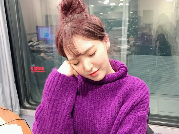 Wendy Red Velvet Hadiahi Fans dengan Cover Manis Lagu IU 'Through the Night'
