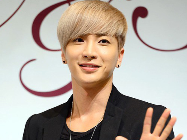 Fans Hadiahi Ulang Tahun Leeteuk Super Junior dengan Hutan Buatan