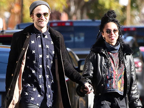 Makin Serius, FKA Twigs Ungkapkan Rasa Cintanya Pada Robert Pattinson