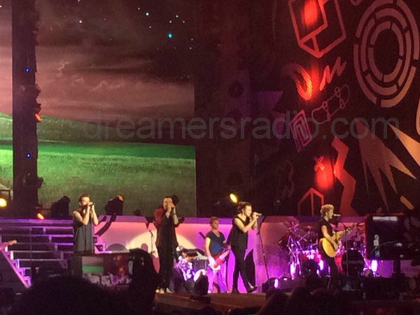 One Direction Buat Ribuan Directioners Histeris di Konser Jakarta!