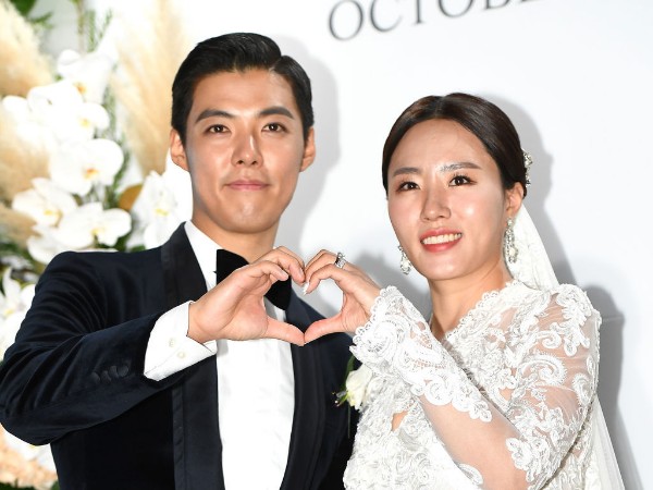 Selamat, Kangnam dan Mantan Atlit Lee Sang Hwa Resmi Menikah