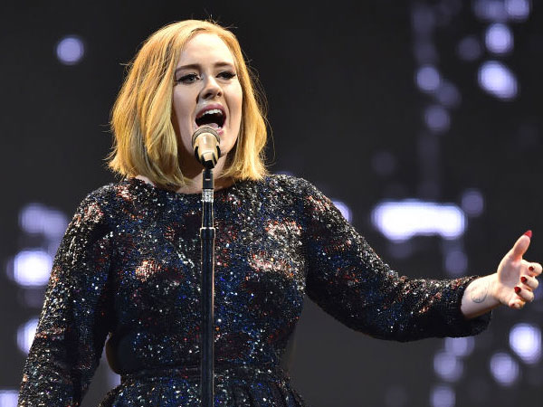 Lupakan Insiden Memalukan Tahun Lalu, Adele Terima Tawaran Tampil di Grammy Awards 2017!
