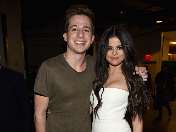 Charlie Puth Gelar Konser, Mungkinkah Selena Gomez Hadir?