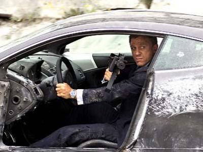 Sering Ugal-ugalan di Film, Daniel Craig Tidak Punya SIM