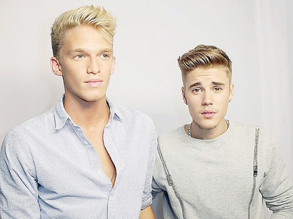 Enggan Jadi Penyanyi Pernikahan, Justin Bieber Pilih Tampil di Restoran Bareng Cody Simpson