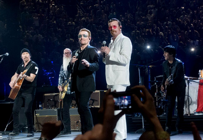 Gelar Konser di Paris Bersama Eagles of Death Metal, Band U2 Sebut Ajaran Islam Indah