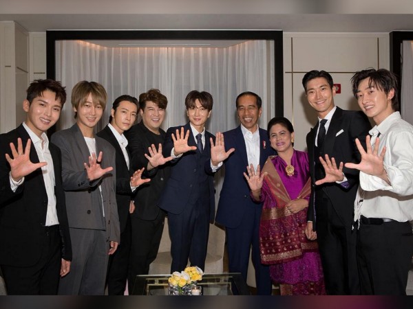 Potret Keakraban Super Junior Bareng Presiden Jokowi di Korea Selatan, #DaebakJokowi!