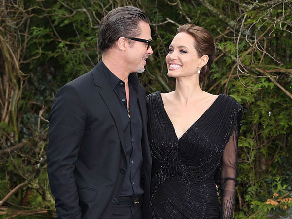 Brad Pitt & Angelina Jolie Akhirnya Resmi Menikah!