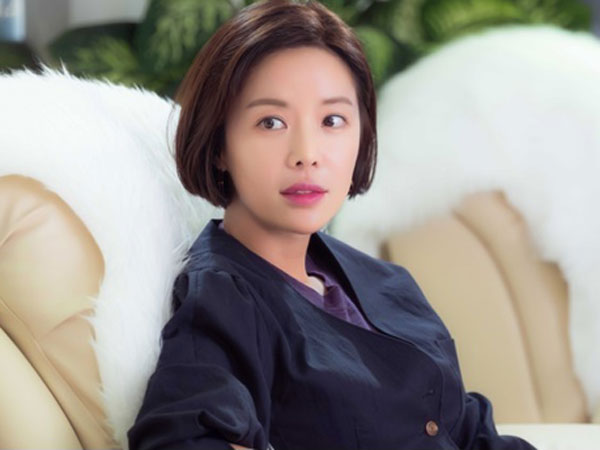 Comeback Akting Setelah 2 Tahun, Hwang Jung Eum Tetap Cantik dan Positif di Drama Baru SBS