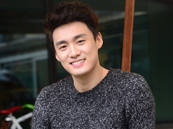 Aktor 'Man From the Star' Ini Jadi Pembawa Berita Pertama yang Dikontrak YG Entertainment