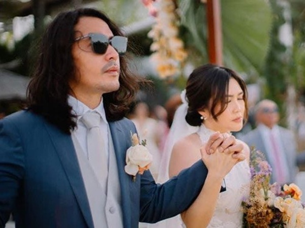 Ello Resmi Menikah dengan Cindy Maria di Bali