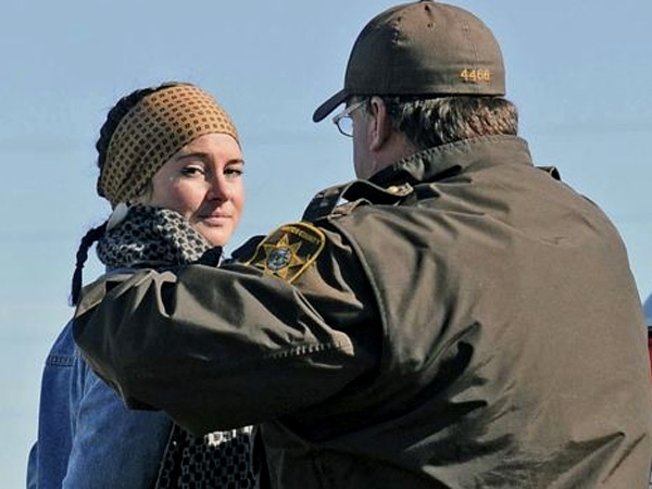 Terlibat Aksi Unjuk Rasa, Shailene Woodley ‘Divergent’ Ditangkap Polisi!