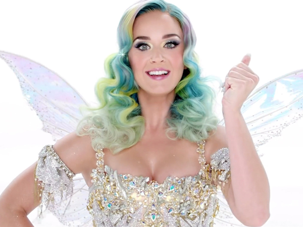 Katy Perry Rilis Lagu Barunya untuk Kampanye Koleksi Terbaru H&M