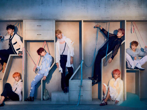 BTS Catat Sejarah dengan Album K-Pop Pertama yang Tempati Chart Billboard 200 Selama Setahun