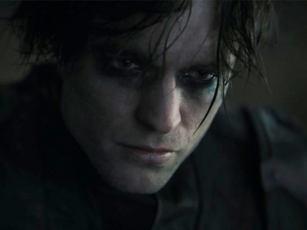 Sutradara Jelaskan Soal Eyeliner Robert Pattinson di The Batman