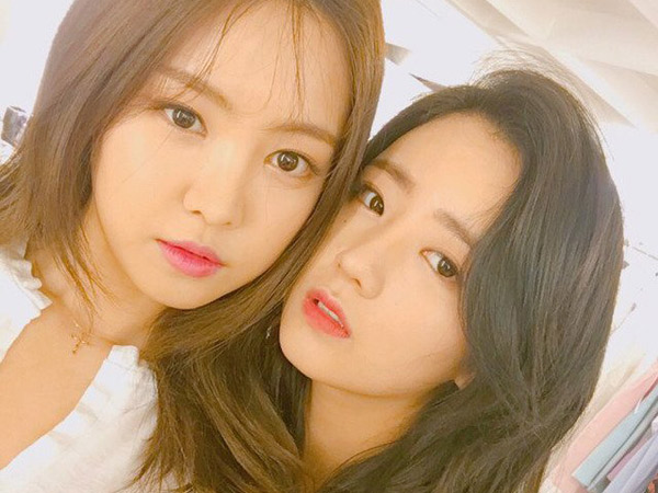 Naeun dan Bomi A Pink Ditantang Pakai Lipstick di Roller Coaster, Gimana Hasilnya?