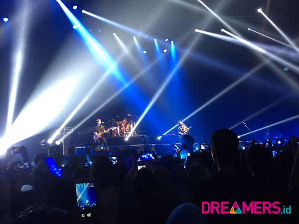 Live Momen CNBlue di Konser '[BETWEEN US] IN JAKARTA': "Saya Kangen Kamu"