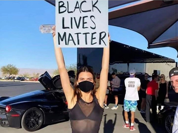 Kendall Jenner Ikut Aksi Protes George Floyd, Netizen Soroti Keanehan Ini