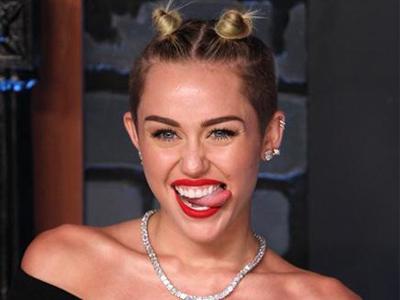 Pikul Banyak Masalah Rumit, Miley Cyrus: "Aku Amat Hancur"