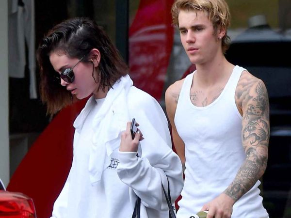 Momen Justin Bieber Curi-curi Kesempatan Berduaan dengan Selena Gomez di Pernikahan Ayahnya